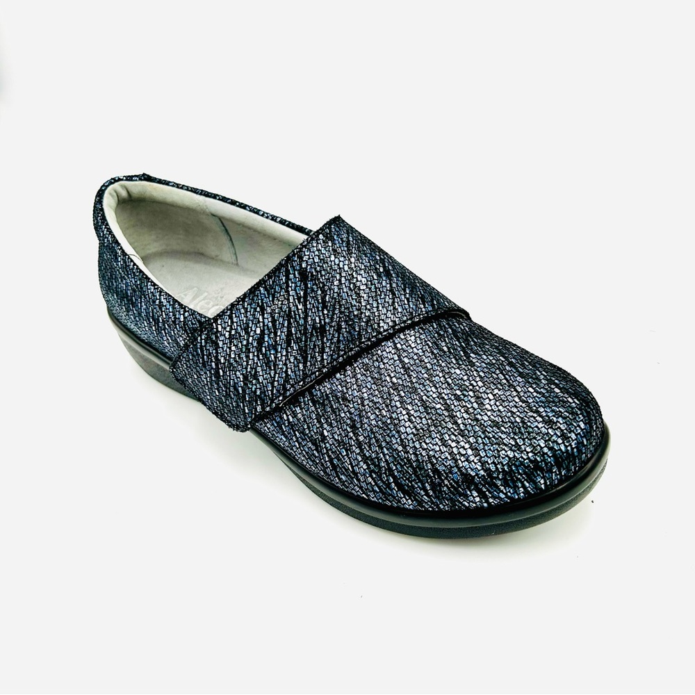 Alegria shoes Lauryn clogs metallic like new blue women size 7 to 7.5 EU 38